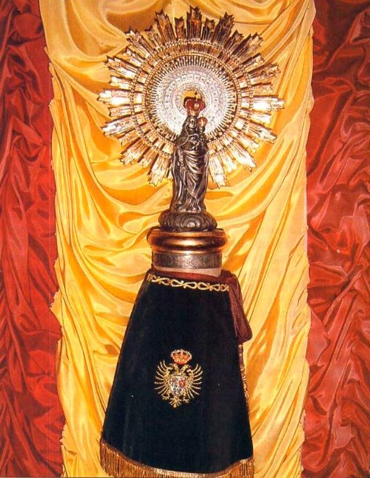 Imagen de la Virgen del Pilar en su basílica de Zaragoza, Patrona de la Guardia Civil desde 1913